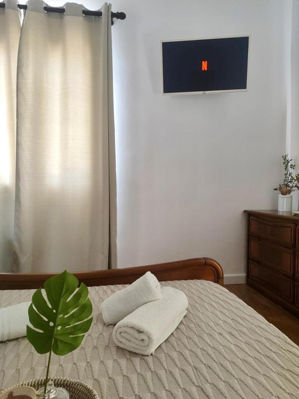 Theasis Apartments Adamantas  ภายนอก รูปภาพ